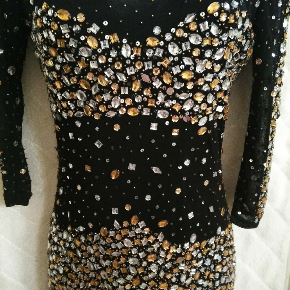 🎉🎈HOST PICK!!🎈🎉 Jewel + Sequin LBD 😍